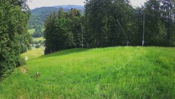 Prostřední část sjezdovky a snowpark