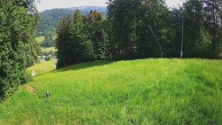 Prostřední část sjezdovky a snowpark