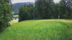 Prostřední část sjezdovky a snowpark