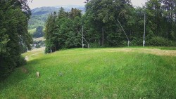 Prostřední část sjezdovky a snowpark
