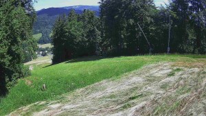 Ośrodek narciarski Karolinka - Środkowa część trasy zjazdowej i snowpark - 24.6.2026 v 10:55 Ośrodek narciarski Karolinka - Środkowa część trasy zjazdowej i snowpark - 24.6.2026 v 10:55