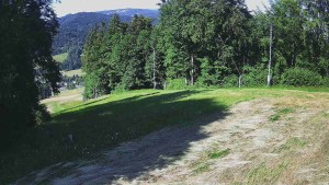 Ośrodek narciarski Karolinka - Środkowa część trasy zjazdowej i snowpark - 24.6.2026 v 15:55 Ośrodek narciarski Karolinka - Środkowa część trasy zjazdowej i snowpark - 24.6.2026 v 15:55