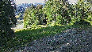 Ośrodek narciarski Karolinka - Środkowa część trasy zjazdowej i snowpark - 24.6.2026 v 17:55 Ośrodek narciarski Karolinka - Środkowa część trasy zjazdowej i snowpark - 24.6.2026 v 17:55