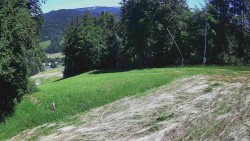 Prostřední část sjezdovky a snowpark