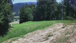 Prostřední část sjezdovky a snowpark