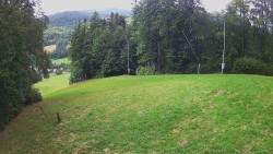 Prostřední část sjezdovky a snowpark