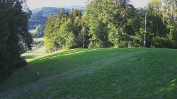 Prostřední část sjezdovky a snowpark