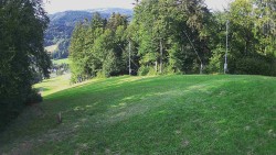 Prostřední část sjezdovky a snowpark
