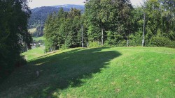 Prostřední část sjezdovky a snowpark