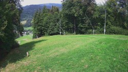 Mittlerer Teil der Skipiste und Snowpark