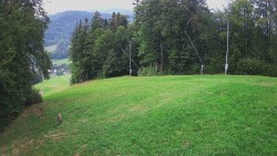 Mittlerer Teil der Skipiste und Snowpark