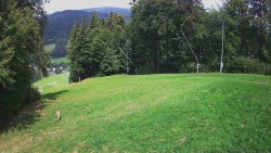 Mittlerer Teil der Skipiste und Snowpark