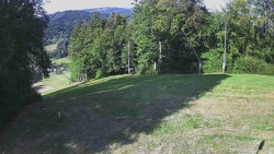 Prostřední část sjezdovky a snowpark