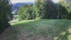 Prostřední část sjezdovky a snowpark