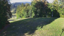 Mittlerer Teil der Skipiste und Snowpark
