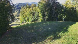 Prostřední část sjezdovky a snowpark