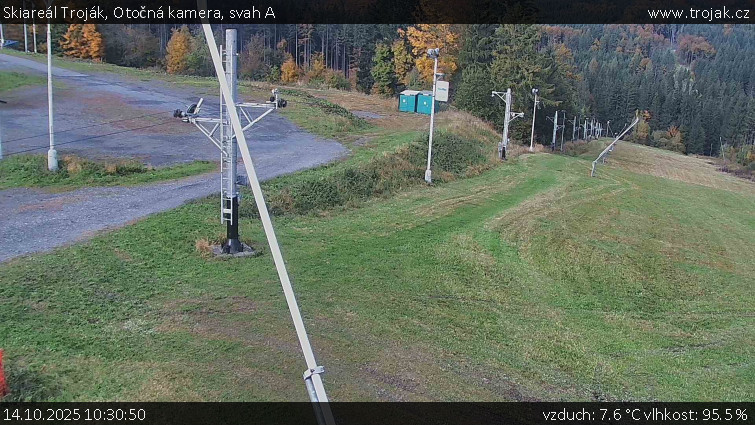 Skiareál Troják - Otočná kamera, svah A - 14.10.2025 v 10:30 Skiareál Troják - Otočná kamera, svah A - 14.10.2025 v 10:30