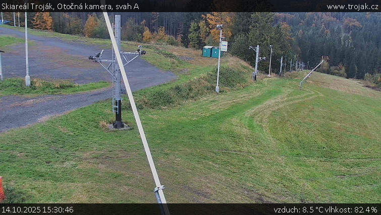 Skiareál Troják - Otočná kamera, svah A - 14.10.2025 v 15:30 Skiareál Troják - Otočná kamera, svah A - 14.10.2025 v 15:30
