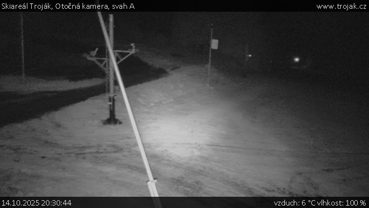 Skiareál Troják - Otočná kamera, svah A - 14.10.2025 v 20:30 Skiareál Troják - Otočná kamera, svah A - 14.10.2025 v 20:30