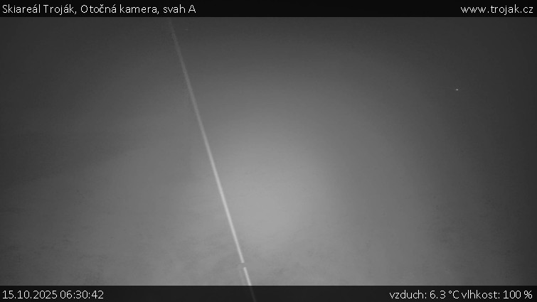 Skiareál Troják - Otočná kamera, svah A - 15.10.2025 v 06:30 Skiareál Troják - Otočná kamera, svah A - 15.10.2025 v 06:30