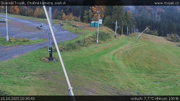 Skiareál Troják - Otočná kamera, svah A - 15.10.2025 v 10:30 Skiareál Troják - Otočná kamera, svah A - 15.10.2025 v 10:30