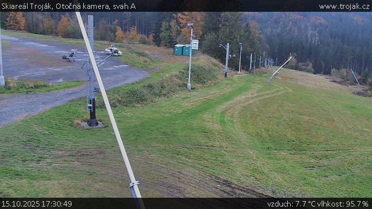 Skiareál Troják - Otočná kamera, svah A - 15.10.2025 v 17:30 Skiareál Troják - Otočná kamera, svah A - 15.10.2025 v 17:30