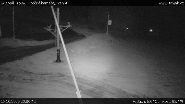 Skiareál Troják - Otočná kamera, svah A - 15.10.2025 v 20:30 Skiareál Troják - Otočná kamera, svah A - 15.10.2025 v 20:30