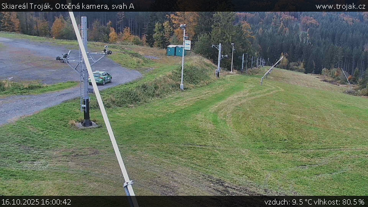 Skiareál Troják - Otočná kamera, svah A - 16.10.2025 v 16:00 Skiareál Troják - Otočná kamera, svah A - 16.10.2025 v 16:00