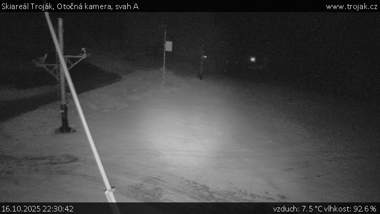 Skiareál Troják - Otočná kamera, svah A - 16.10.2025 v 22:30 Skiareál Troják - Otočná kamera, svah A - 16.10.2025 v 22:30