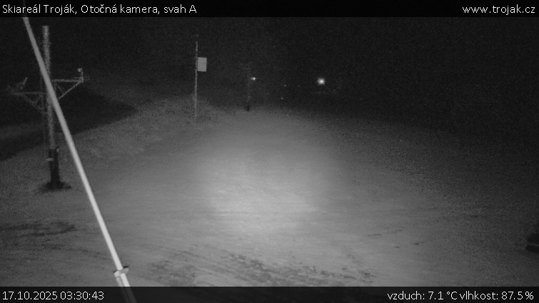 Skiareál Troják - Otočná kamera, svah A - 17.10.2025 v 03:30 Skiareál Troják - Otočná kamera, svah A - 17.10.2025 v 03:30
