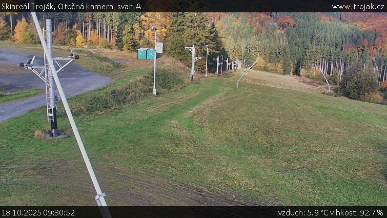 Skiareál Troják - Otočná kamera, svah A - 18.10.2025 v 09:30 Skiareál Troják - Otočná kamera, svah A - 18.10.2025 v 09:30