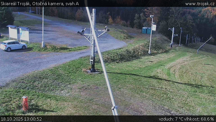 Skiareál Troják - Otočná kamera, svah A - 18.10.2025 v 13:00 Skiareál Troják - Otočná kamera, svah A - 18.10.2025 v 13:00