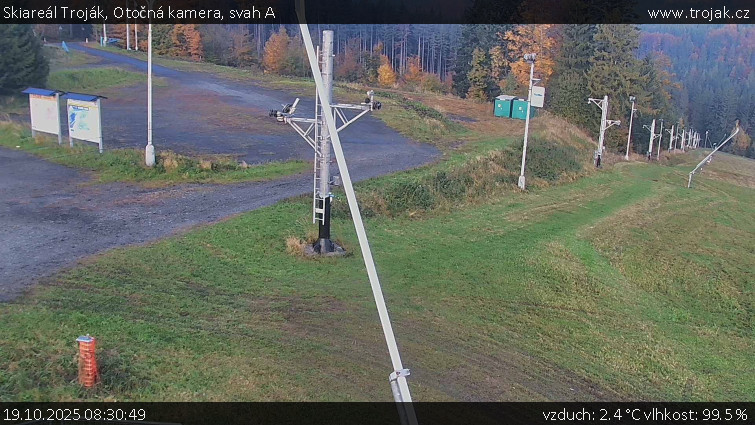 Skiareál Troják - Otočná kamera, svah A - 19.10.2025 v 08:30 Skiareál Troják - Otočná kamera, svah A - 19.10.2025 v 08:30