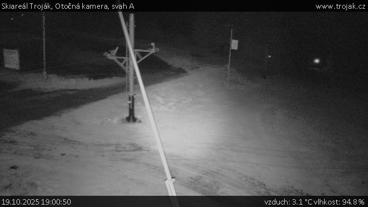 Skiareál Troják - Otočná kamera, svah A - 19.10.2025 v 19:00 Skiareál Troják - Otočná kamera, svah A - 19.10.2025 v 19:00