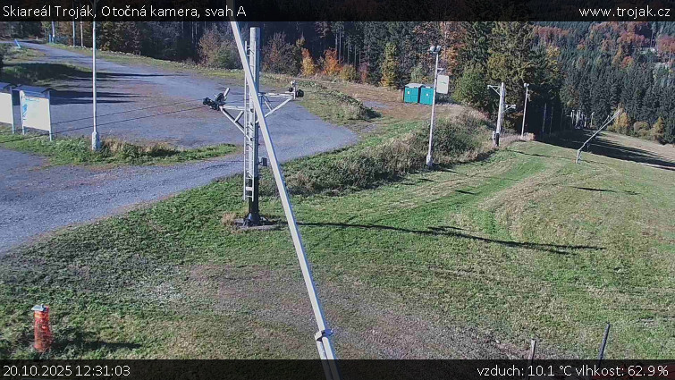 Skiareál Troják - Otočná kamera, svah A - 20.10.2025 v 12:31 Skiareál Troják - Otočná kamera, svah A - 20.10.2025 v 12:31