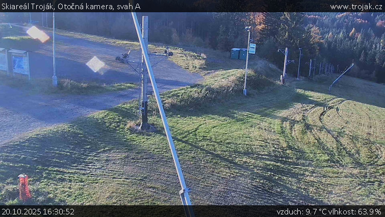 Skiareál Troják - Otočná kamera, svah A - 20.10.2025 v 16:30 Skiareál Troják - Otočná kamera, svah A - 20.10.2025 v 16:30
