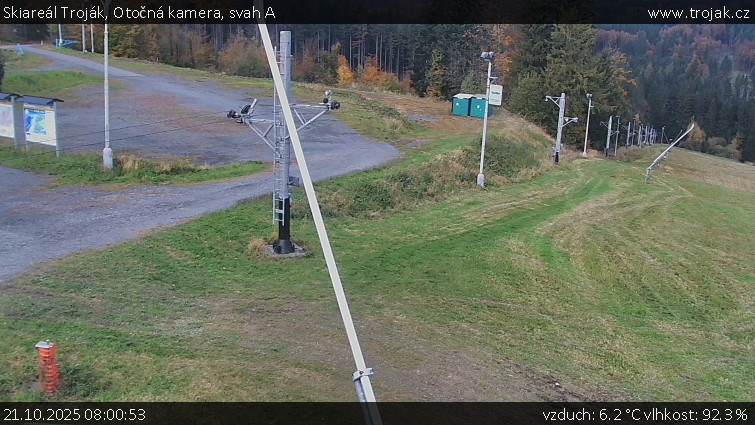 Skiareál Troják - Otočná kamera, svah A - 21.10.2025 v 08:00 Skiareál Troják - Otočná kamera, svah A - 21.10.2025 v 08:00