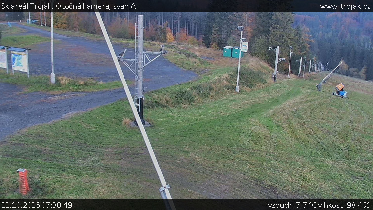 Skiareál Troják - Otočná kamera, svah A - 22.10.2025 v 07:30 Skiareál Troják - Otočná kamera, svah A - 22.10.2025 v 07:30