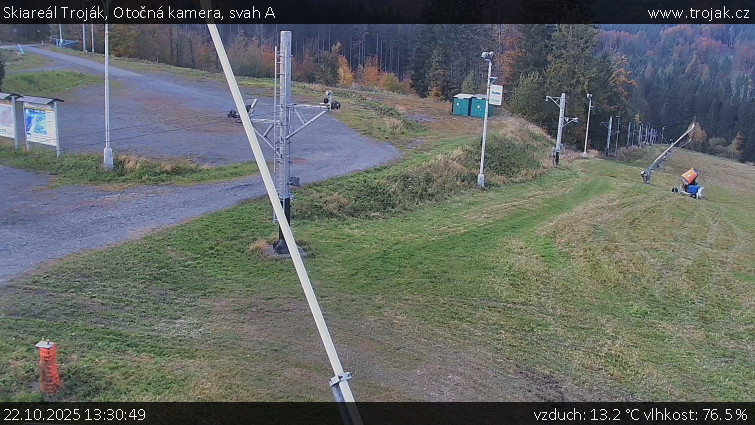 Skiareál Troják - Otočná kamera, svah A - 22.10.2025 v 13:30 Skiareál Troják - Otočná kamera, svah A - 22.10.2025 v 13:30
