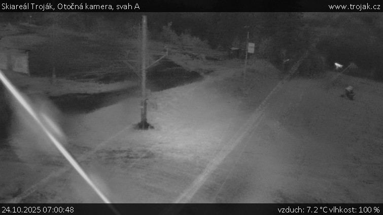 Skiareál Troják - Otočná kamera, svah A - 24.10.2025 v 07:00 Skiareál Troják - Otočná kamera, svah A - 24.10.2025 v 07:00