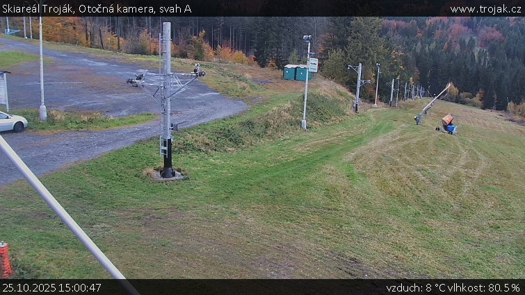 Skiareál Troják - Otočná kamera, svah A - 25.10.2025 v 15:00 Skiareál Troják - Otočná kamera, svah A - 25.10.2025 v 15:00