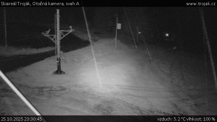 Skiareál Troják - Otočná kamera, svah A - 25.10.2025 v 23:30 Skiareál Troják - Otočná kamera, svah A - 25.10.2025 v 23:30