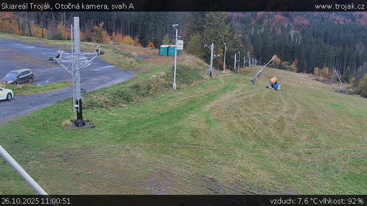 Skiareál Troják - Otočná kamera, svah A - 26.10.2025 v 11:00 Skiareál Troják - Otočná kamera, svah A - 26.10.2025 v 11:00