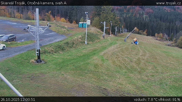 Skiareál Troják - Otočná kamera, svah A - 26.10.2025 v 12:00 Skiareál Troják - Otočná kamera, svah A - 26.10.2025 v 12:00