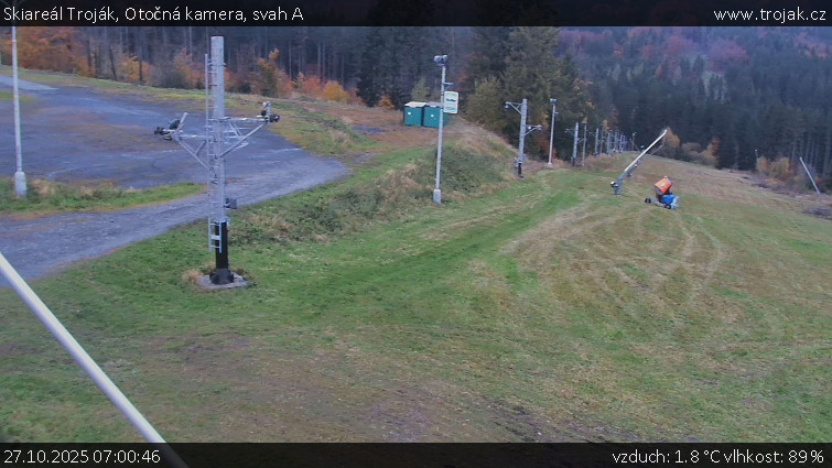 Skiareál Troják - Otočná kamera, svah A - 27.10.2025 v 07:00 Skiareál Troják - Otočná kamera, svah A - 27.10.2025 v 07:00