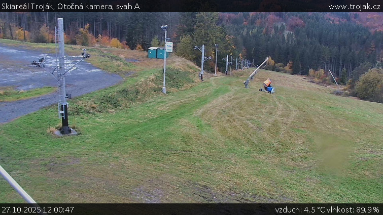 Skiareál Troják - Otočná kamera, svah A - 27.10.2025 v 12:00 Skiareál Troják - Otočná kamera, svah A - 27.10.2025 v 12:00