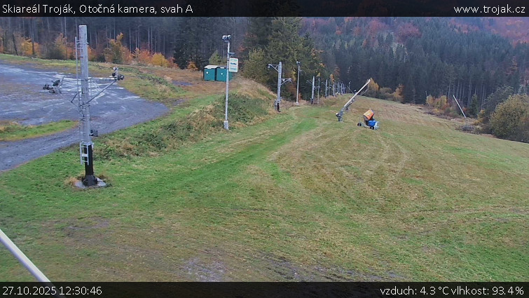 Skiareál Troják - Otočná kamera, svah A - 27.10.2025 v 12:30 Skiareál Troják - Otočná kamera, svah A - 27.10.2025 v 12:30