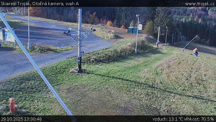 Skiareál Troják - Otočná kamera, svah A - 29.10.2025 v 13:30 Skiareál Troják - Otočná kamera, svah A - 29.10.2025 v 13:30