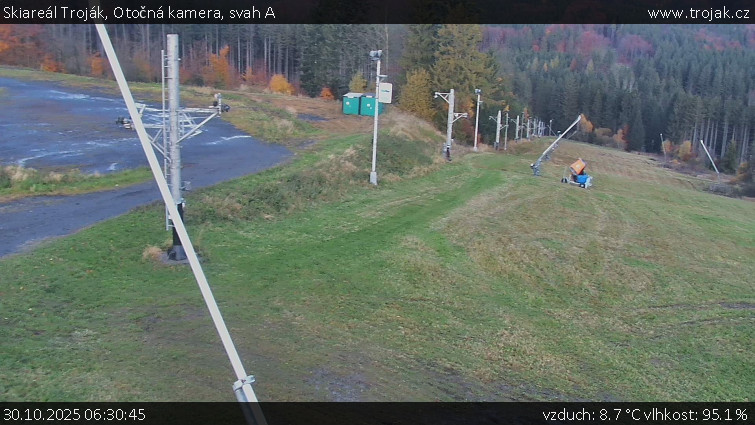 Skiareál Troják - Otočná kamera, svah A - 30.10.2025 v 06:30 Skiareál Troják - Otočná kamera, svah A - 30.10.2025 v 06:30