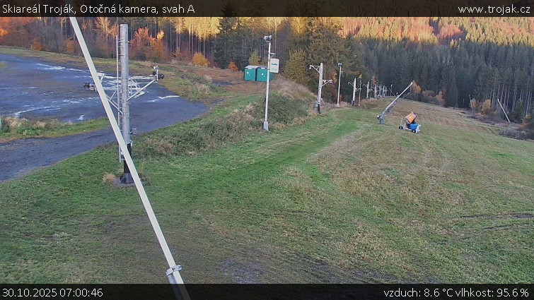 Skiareál Troják - Otočná kamera, svah A - 30.10.2025 v 07:00 Skiareál Troják - Otočná kamera, svah A - 30.10.2025 v 07:00